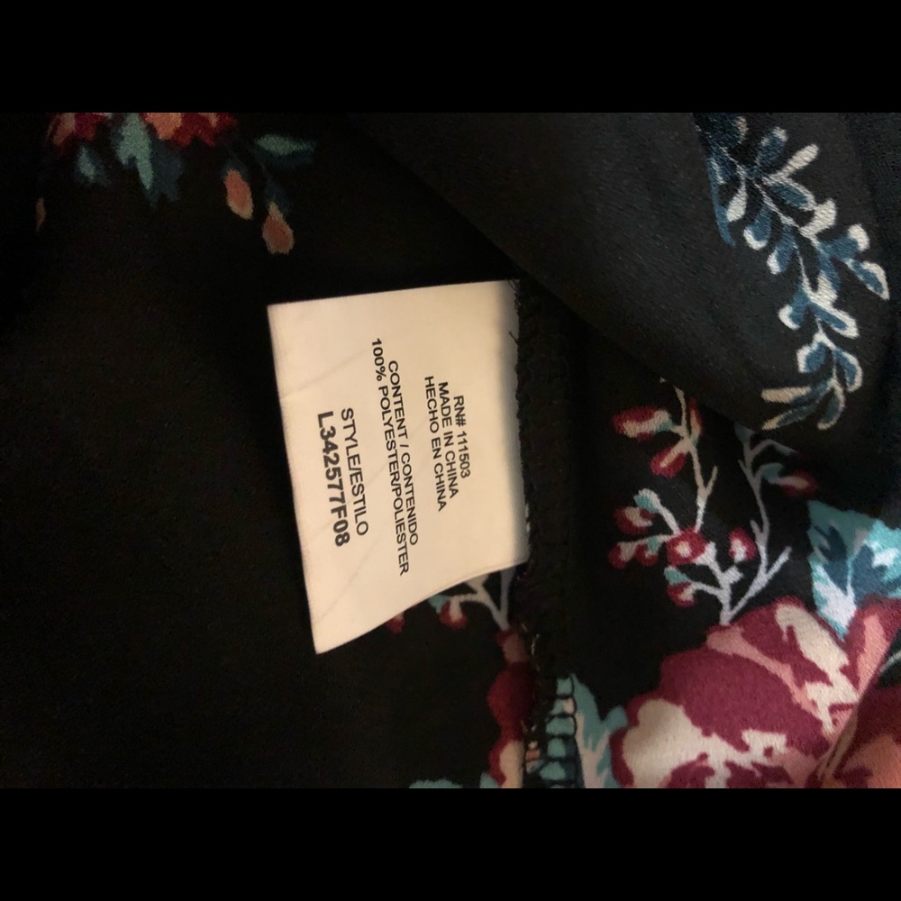 NWT $59 Lily Black Floral Tie Bell Sleeve SM / Med - Picture 4 of 7